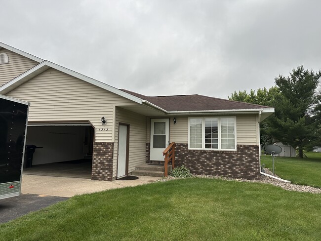 Building Photo - 1513 Brenda Dr Rental