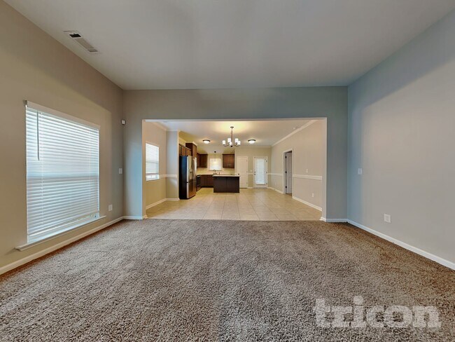 3250 Alexandria Dr