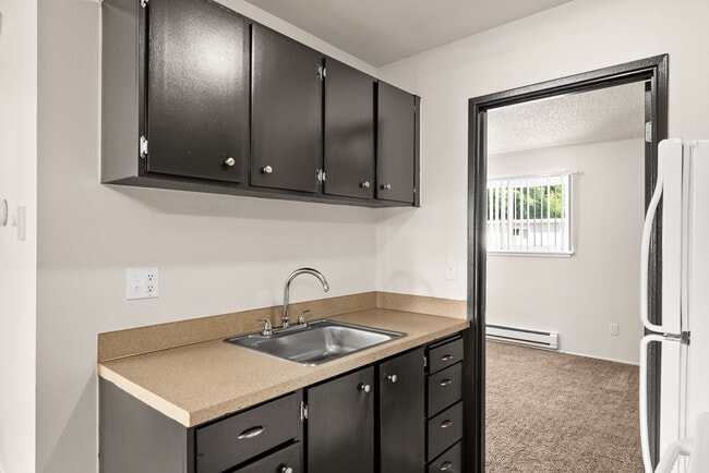 Capitol Club Apartments