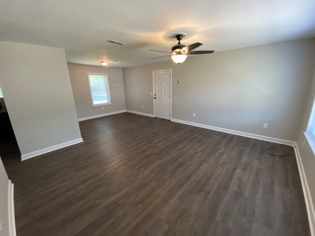 Photo - 902 Landview Dr