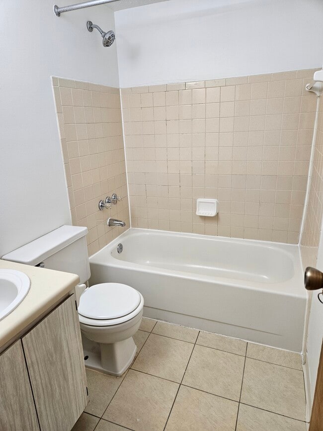 Upstairs bathroom - 2980 Donnylane Blvd