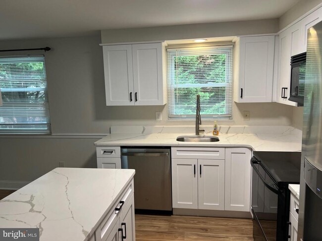 Photo - 5435 The Bridle Path