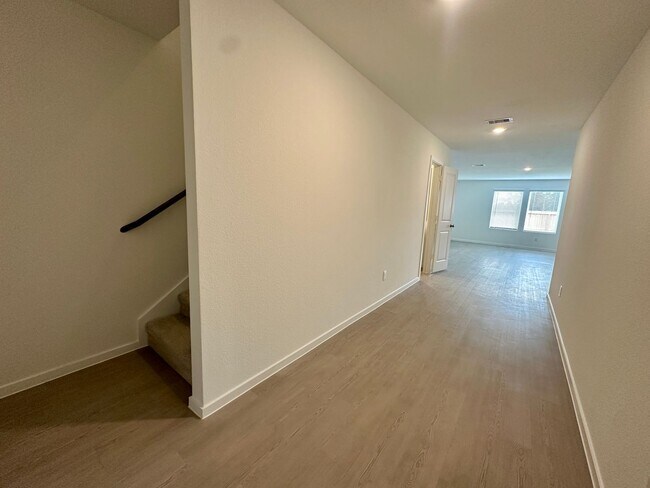 Photo - For Lease | 4 Bed, 2.5 Bath |1,979 Sq Ft | Caney Mills |