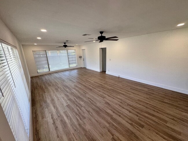 Photo - 1101 S Seacrest Blvd