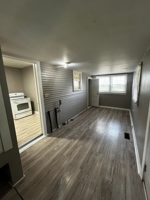 Photo - 623 N F St