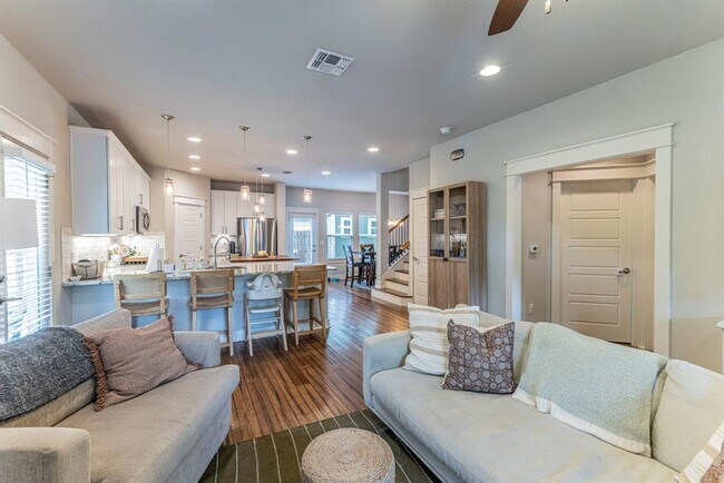 Photo - 1700 Singleton Ave