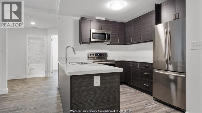 Photo - 1675 Banwell Rd Unité 601