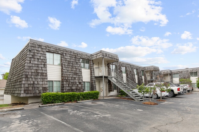 Linridge Apartments - Linridge Apartments