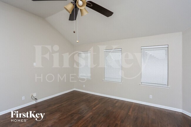 Photo - 202 Brook Ct