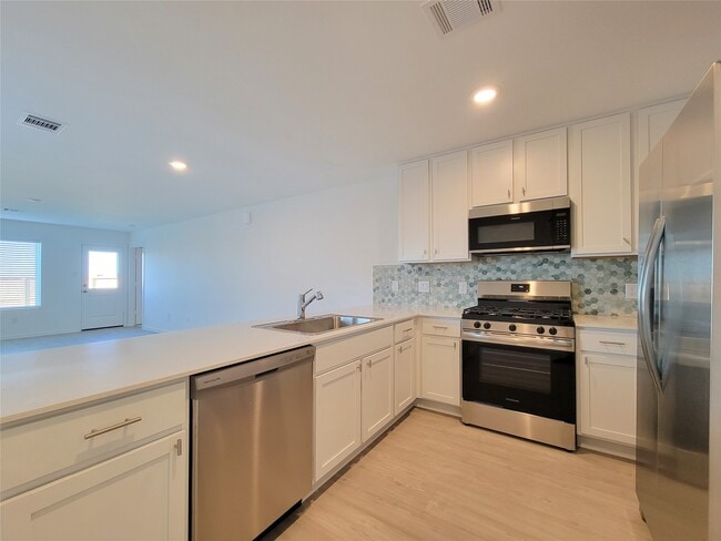 Photo - 1603 Windrose Bnd