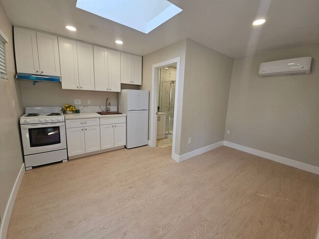 Photo - 2017 30th St Unit 4