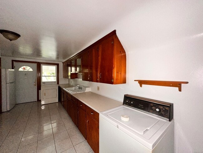 Photo - 253 Olivia St