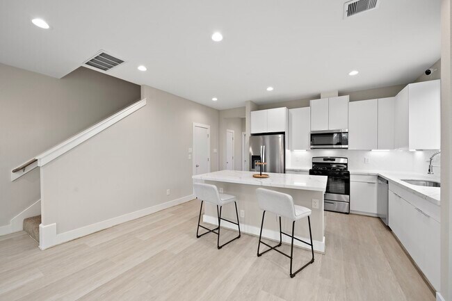 Photo - 8672 Easthaven Blvd