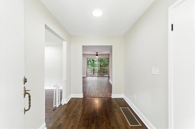 Photo - 893 Woodmere Dr NW