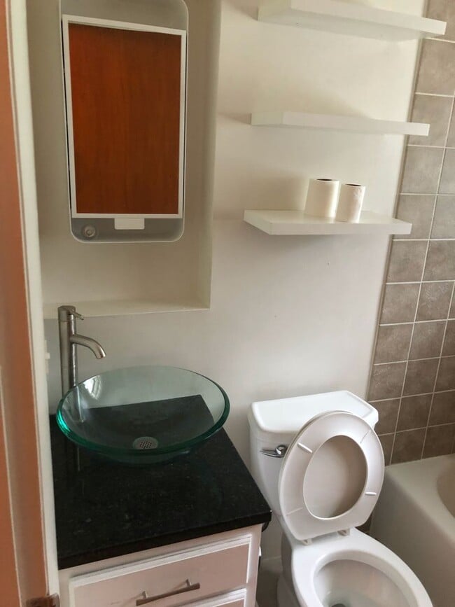 Photo - 454 Warner St