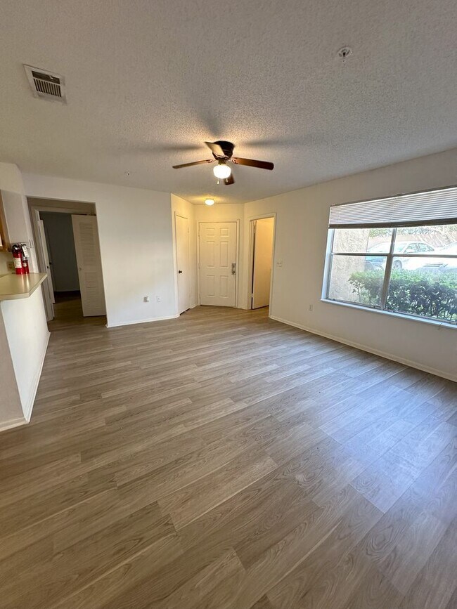 Photo - RENT BY APRIL 15TH and RECEIVE 2 WEEKS OFF...