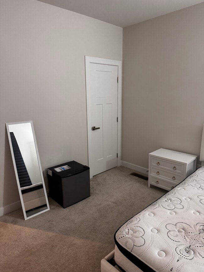 24104 Newtonmore Ter Unidad 1 bedroom 1 bathroom