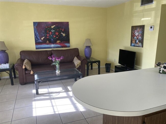 Photo - 4504 3rd St Cir W Unidad 247