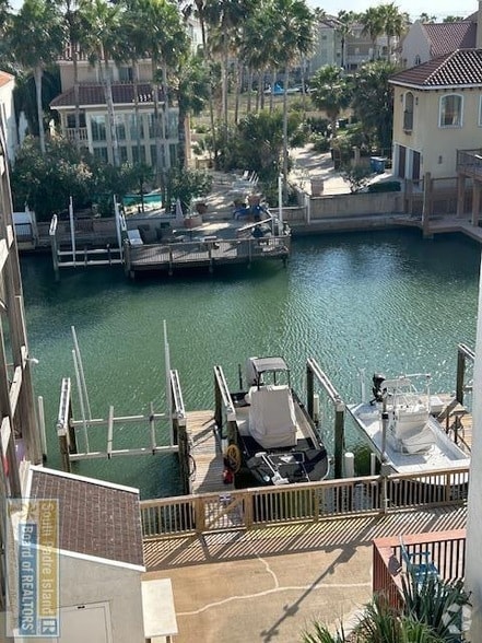 Building Photo - 6201 Padre Blvd Rental