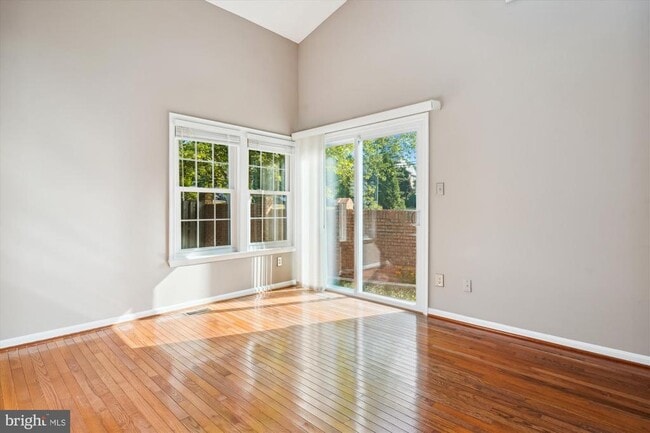 Photo - 7558 Cross Gate Ln