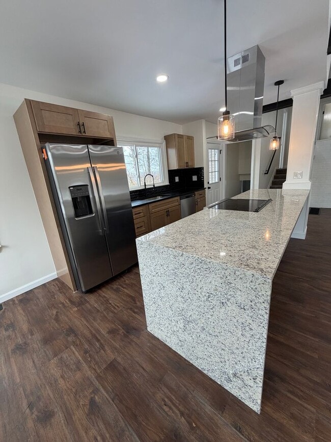 Photo - Beautifully Renovated 3/2 in Huge Lot