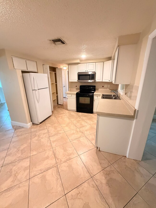 Photo - 4720 Salem Dr