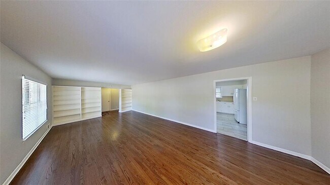 Photo - 841 Hillside Dr