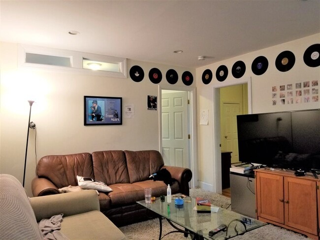 Photo - Boston University 3bed / 1bath available for September 2026