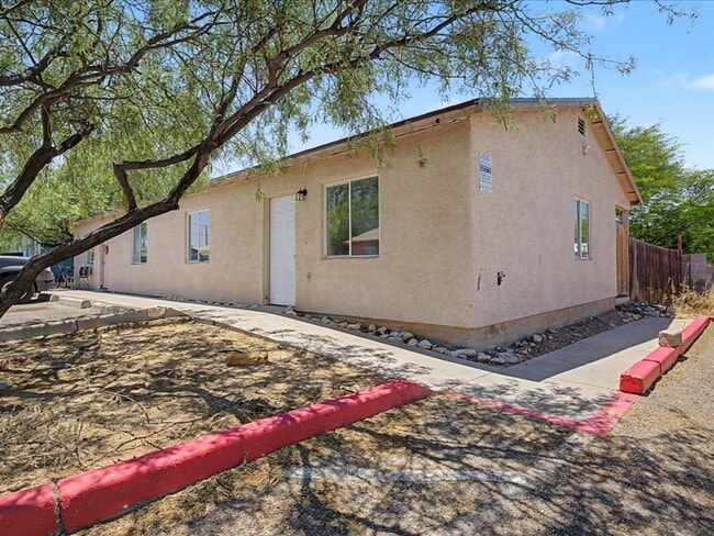 Building Photo - 81 E Laguna St Unit 2