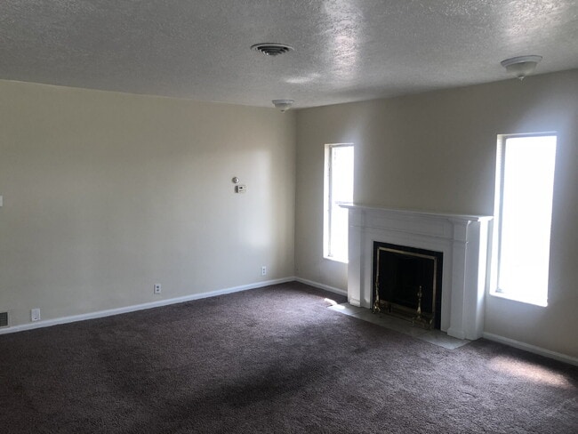 Photo - 441 W 21st St Unit 1 1