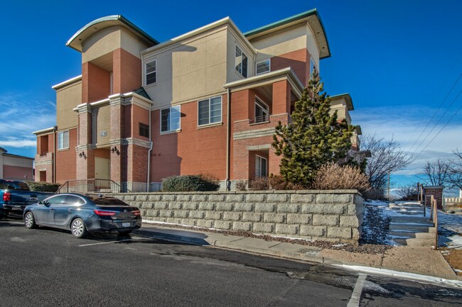 Building Photo - 2BD/2.5BA Condo with Parking Spot and Garage at Parkhill AVAIL NOW! Unit 415
