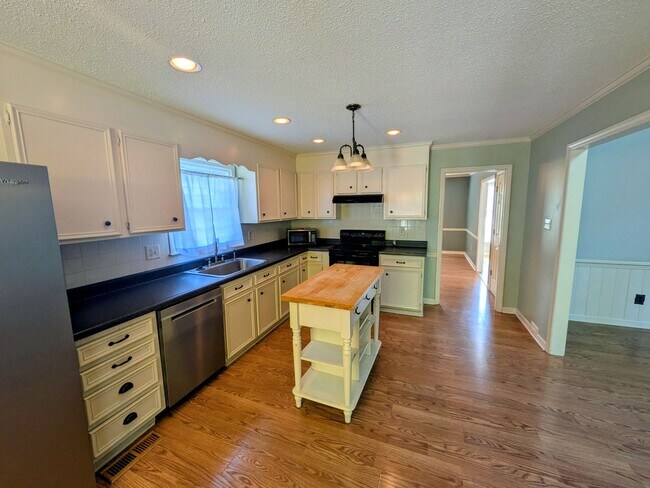 Photo - 6913 Crandall Ct