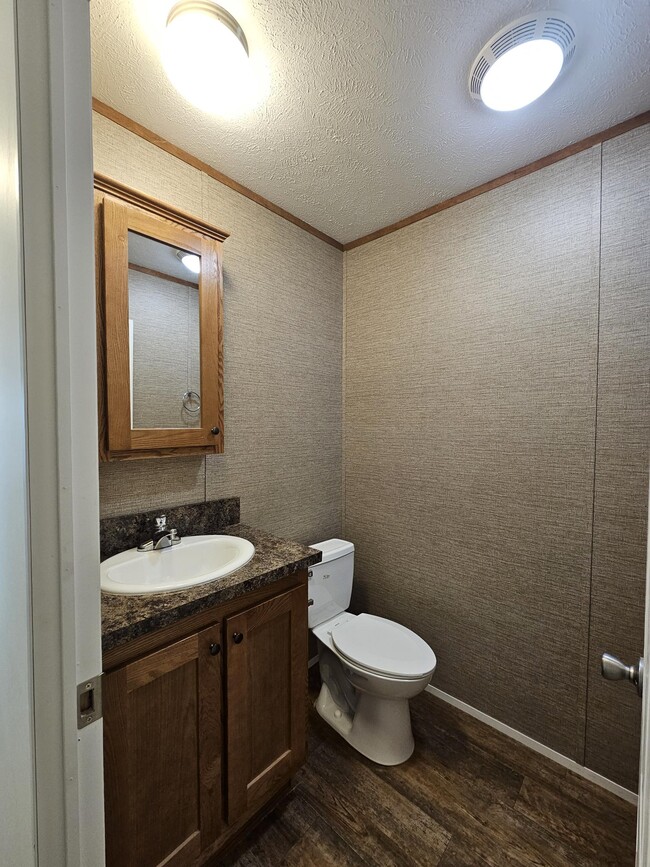 Photo - 418 Tulip Dr House