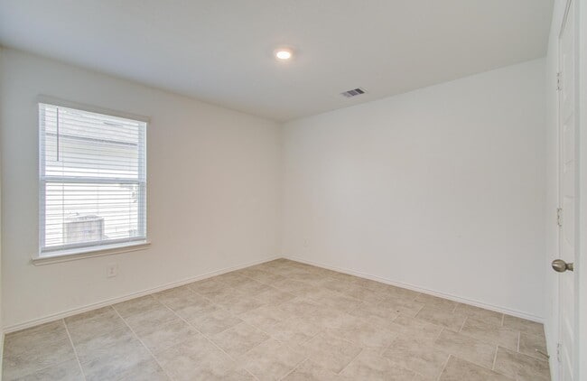 Photo - 7527 Cynomys Ct