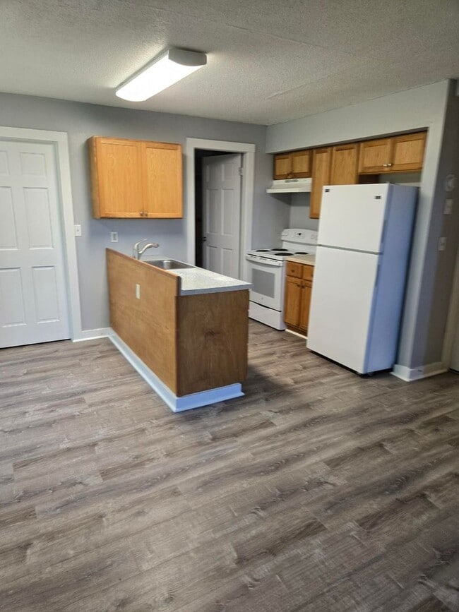 Building Photo - 11 Lincoln St Unit Apt #2