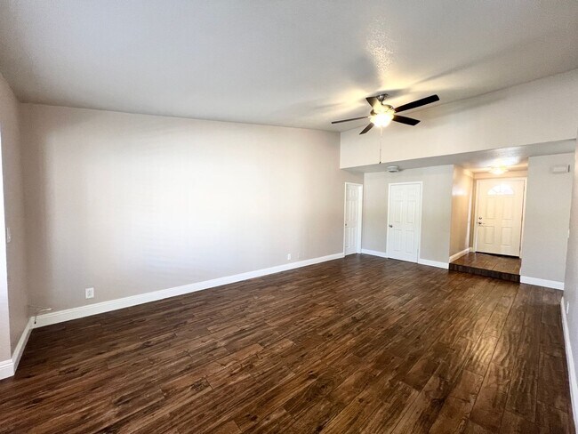 Photo - 6446 Meadowlark Ln