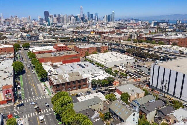 City views - 311 Potrero Ave Townhome