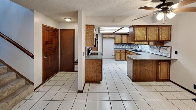 Photo - 4723 Hemlock Ln