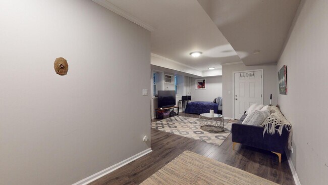 Photo - 21 E Division St Unidad GDN