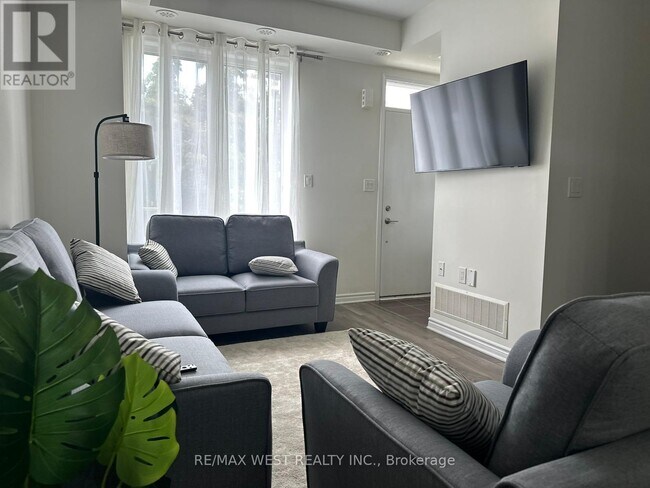 Photo - 25 Heron Park Pl