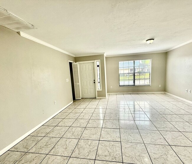 Photo - Single Family 3 bedroom 2 bath Must See