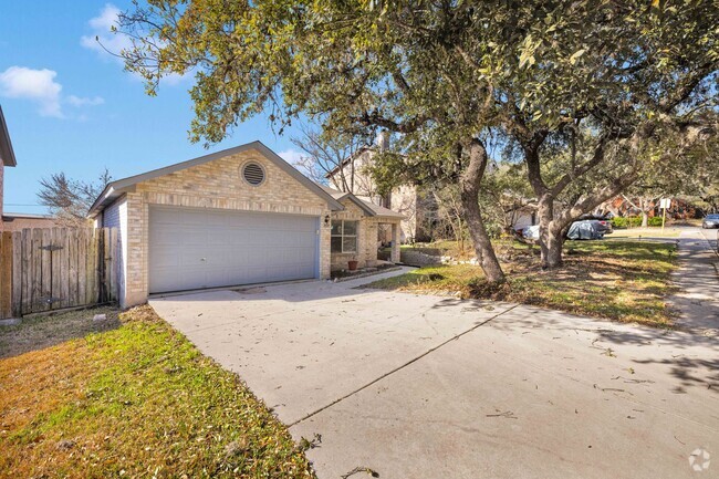 Building Photo - One story rental home in NW San Antonio!