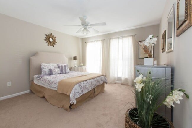 Photo - 1615 Elmwood Ct