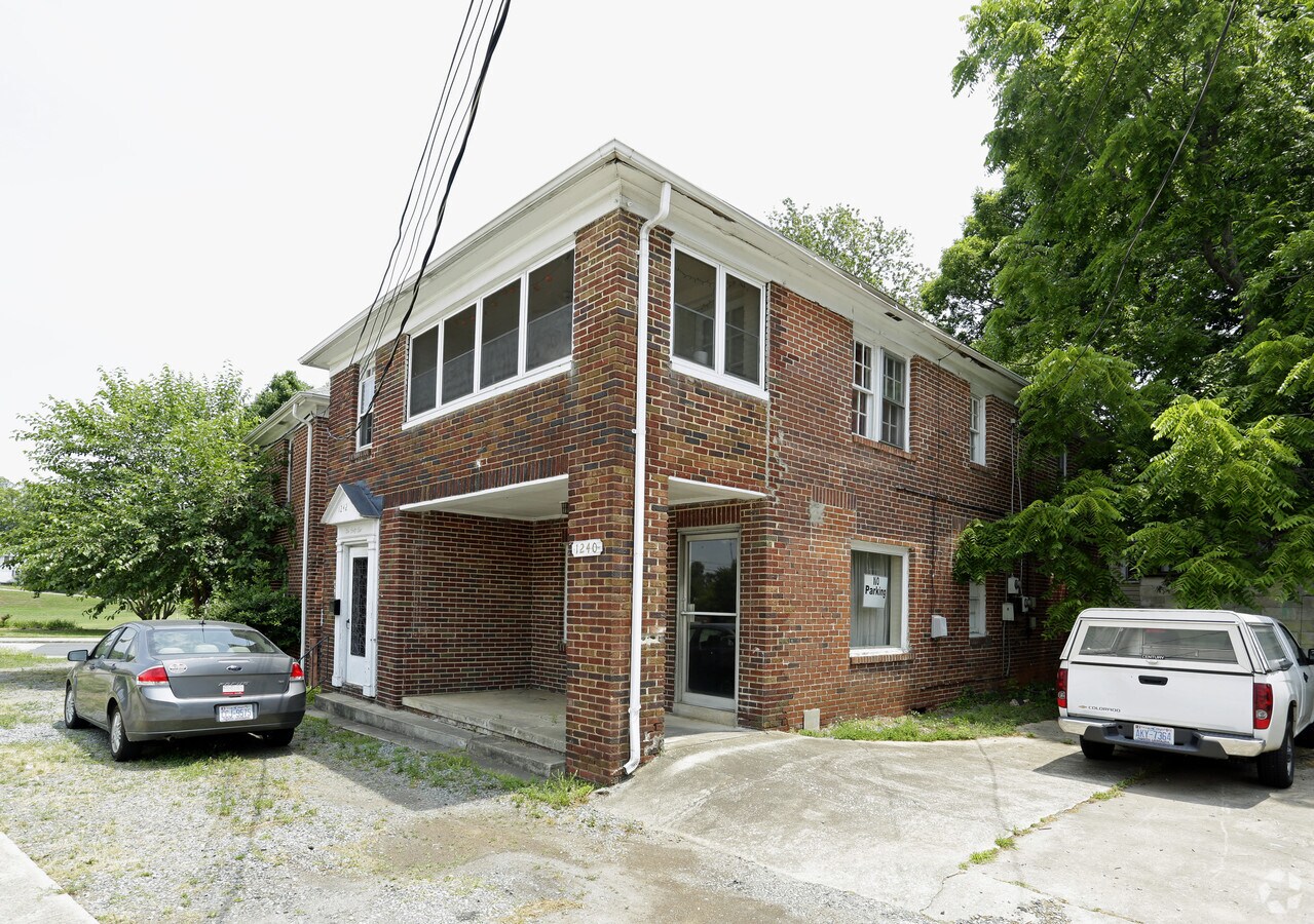 Photo - 1400 Park Dr