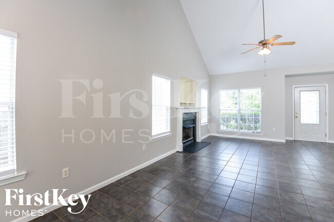 Photo - 640 Meriweather Dr