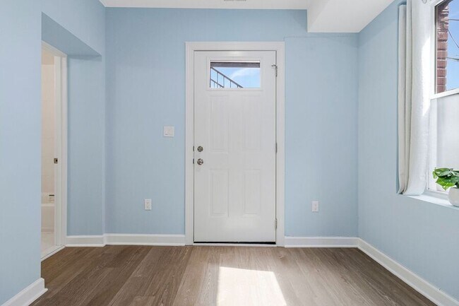 Photo - 1929 2nd St NE Unit 2