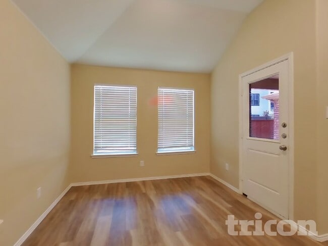 Photo - 2428 Dolostone Dr