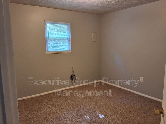 Photo - 1178 Lois Ln