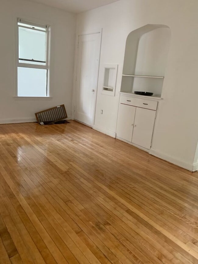 Photo - Adabell Coolidge Unit 2022 Coolidge Court