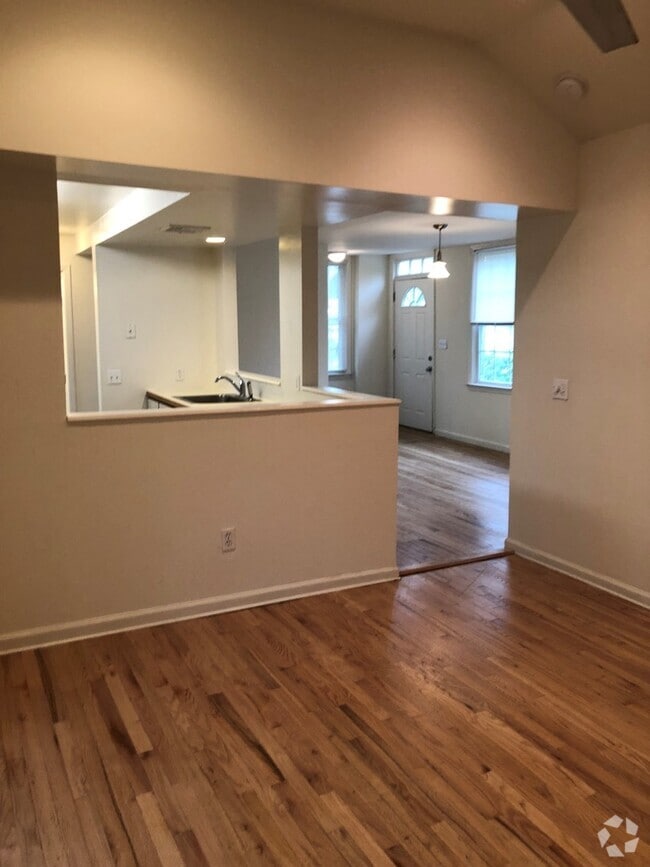 Building Photo - The Hatters House Unit H1